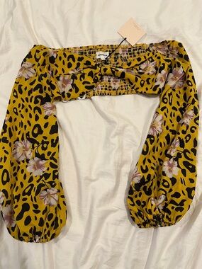 superdown Yellow Leopard Top Size Small NWT